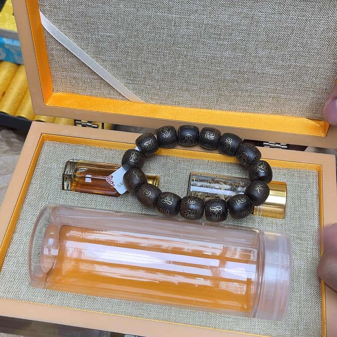 大叶紫檀（黑酸枝木类）