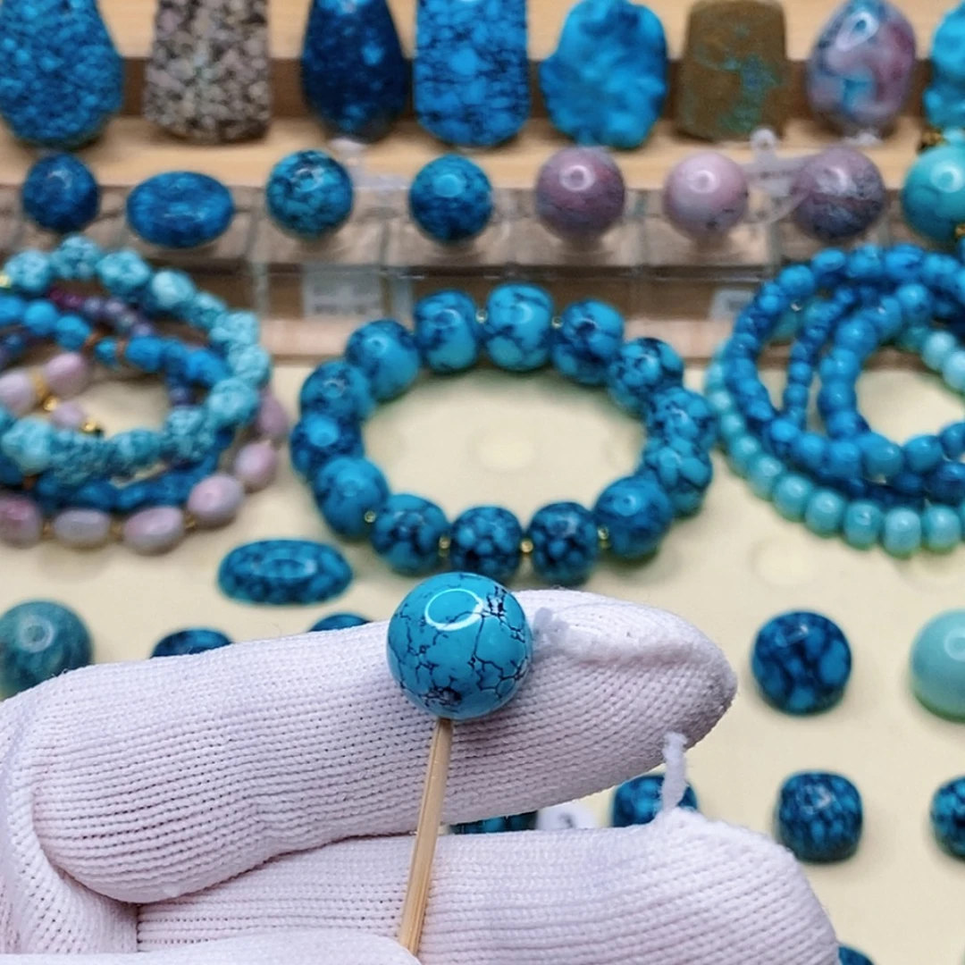 绿松石未镶嵌珠宝奇石