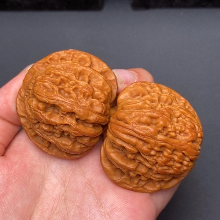 38碧玺(处理)文玩