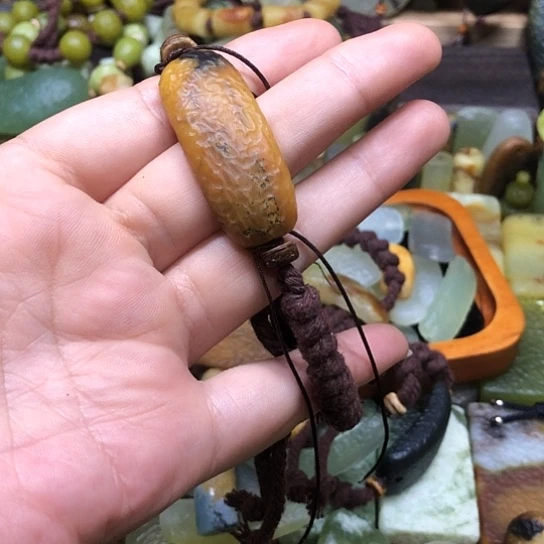 岫玉未镶嵌吊坠须*