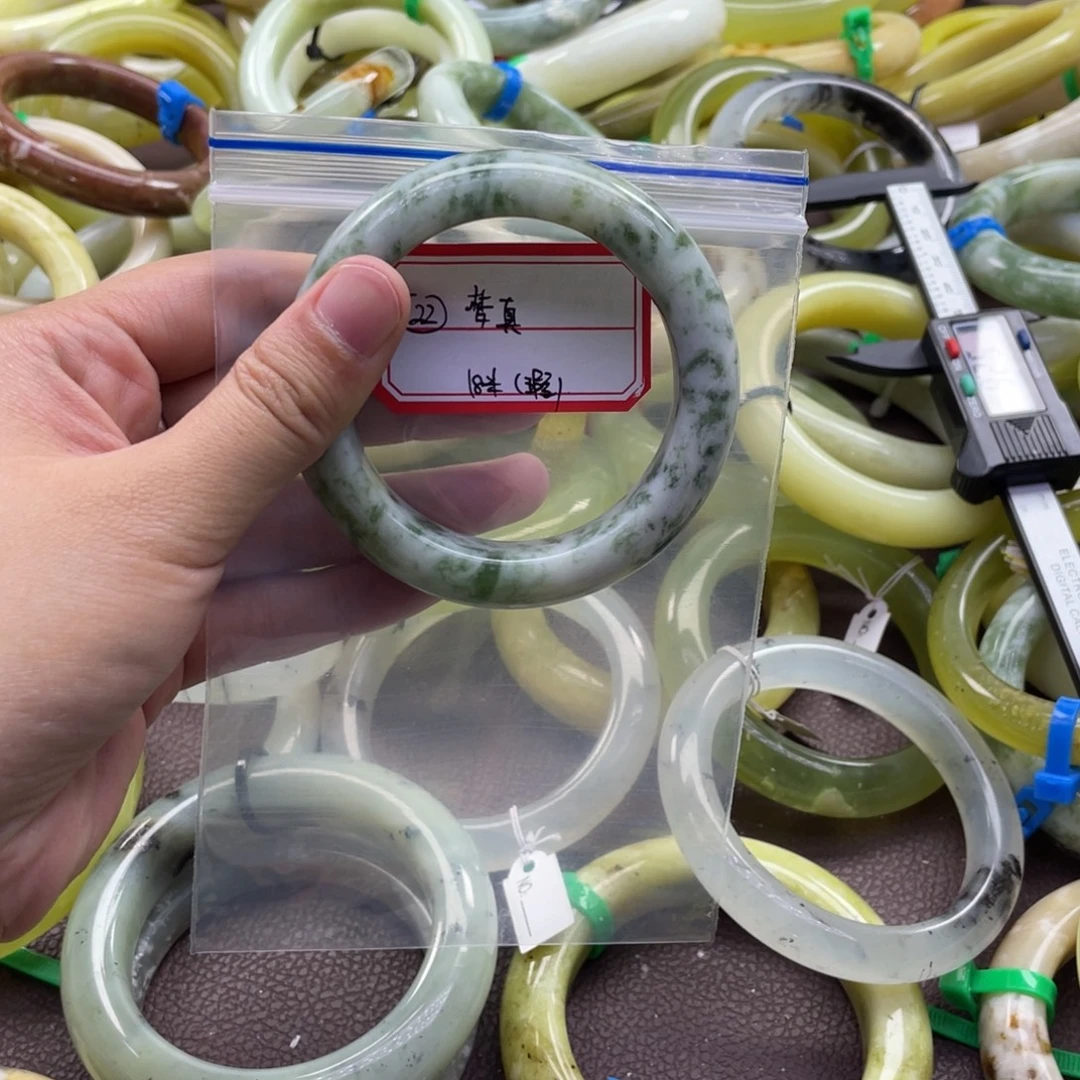 梦***真蛇纹石玉未镶嵌手镯