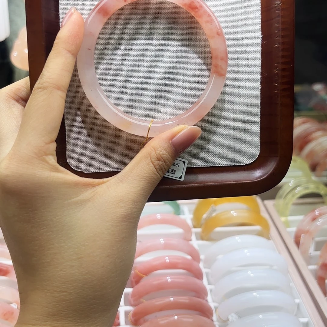 石英质玉未镶嵌手镯