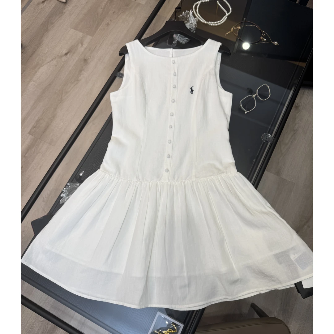 法式新款高级设计感无袖气质白色刺绣连衣裙女夏季甜美新款裙子