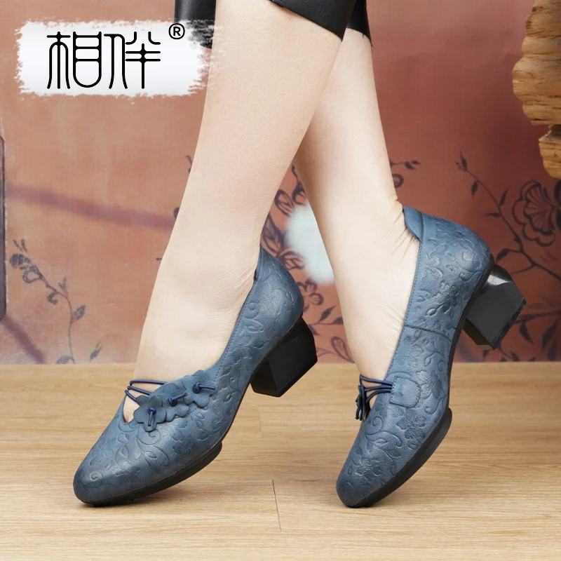 相伴相伴复古手工女士单鞋民族风粗跟妈妈中跟国风中老年鞋53079