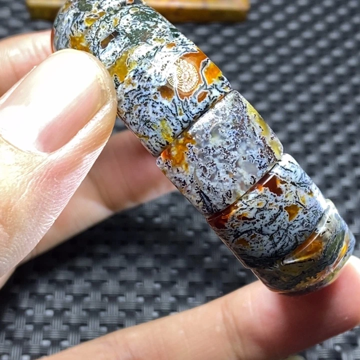 玛瑙/玉髓颈饰未镶嵌史****2