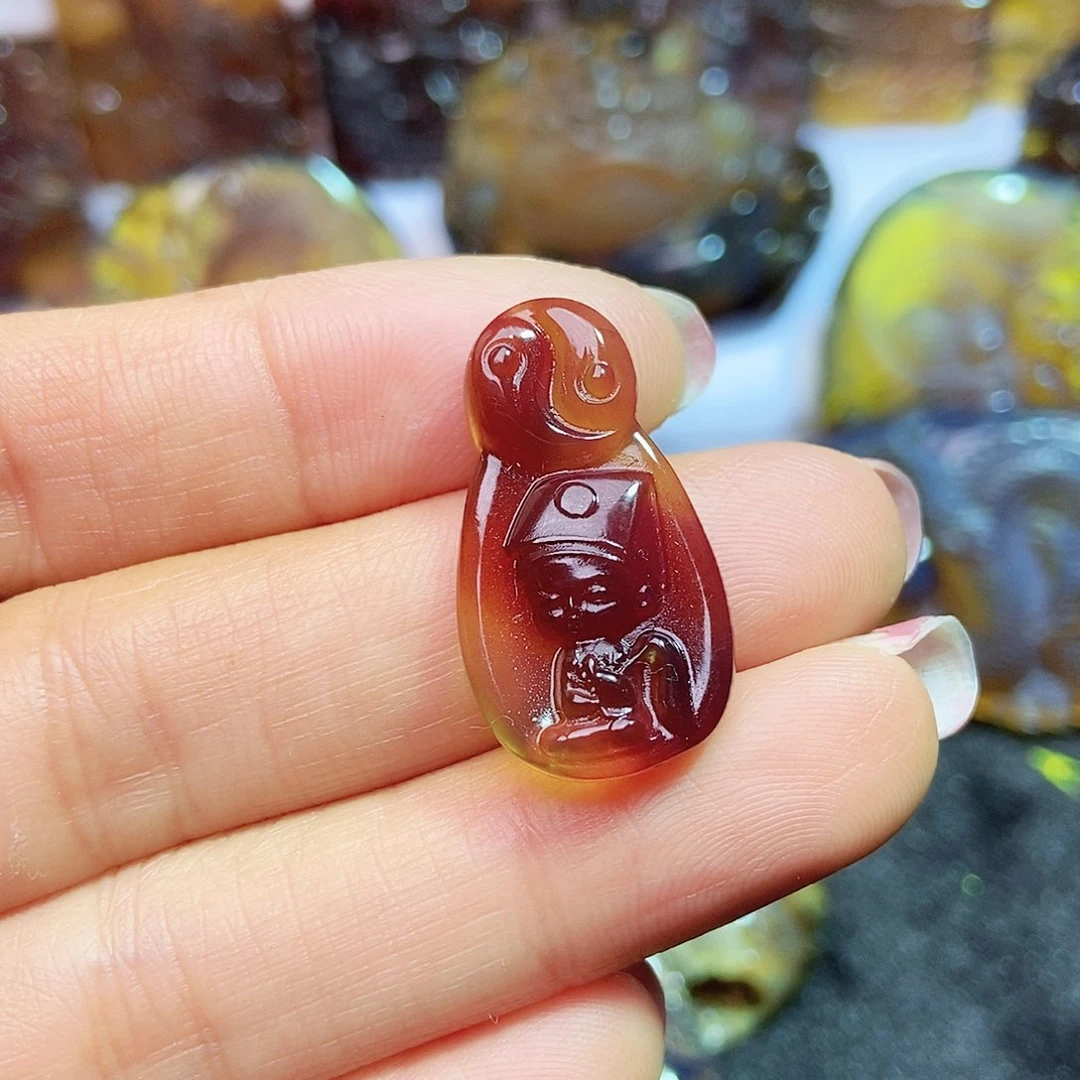 琥珀颈饰未镶嵌八卦