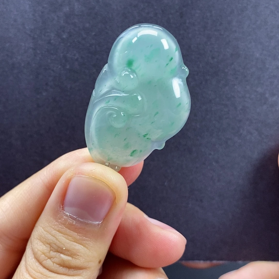颈饰未镶嵌石英质玉