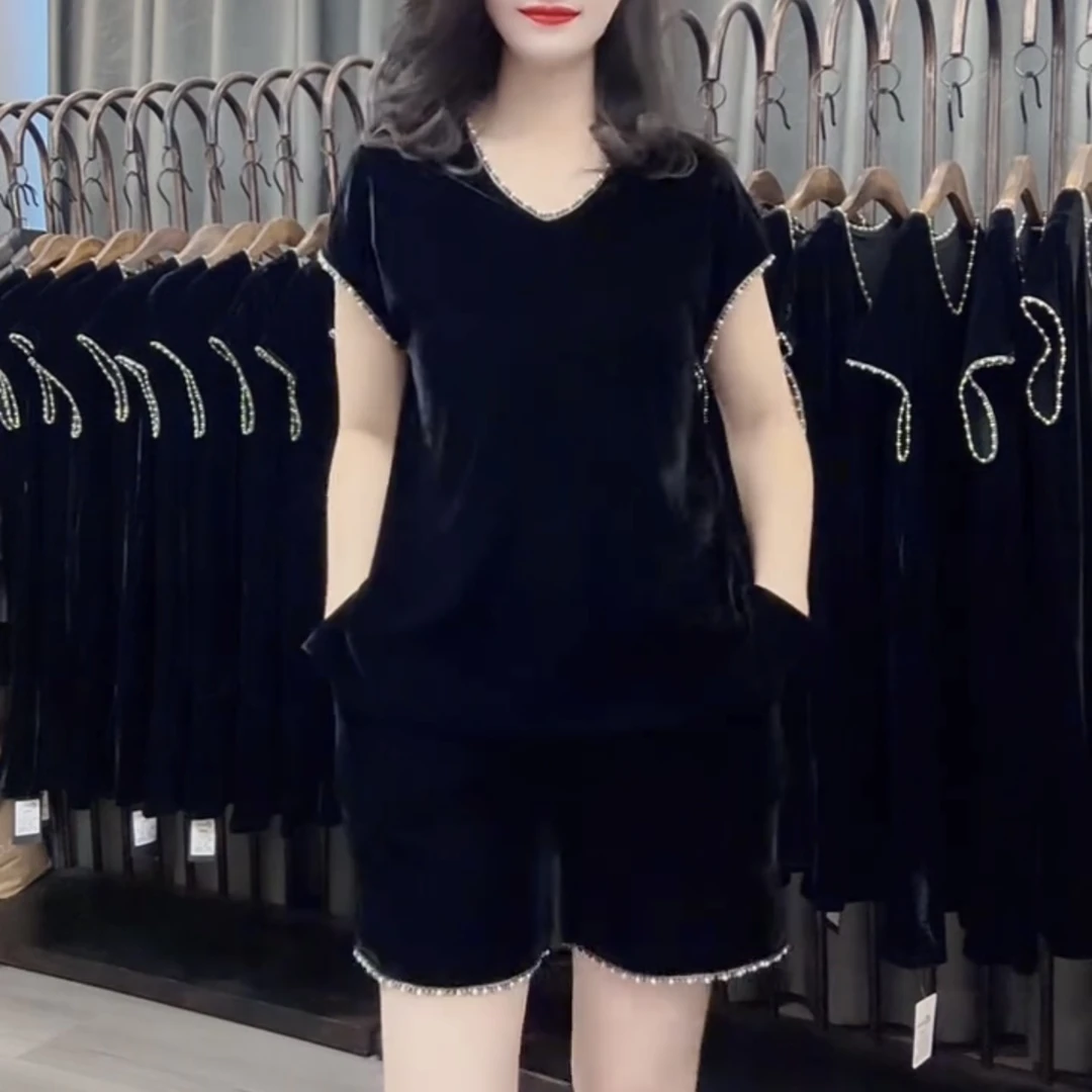 夏季薄款v领丝绒百搭显瘦轻奢女士上衣搭配短裤套装