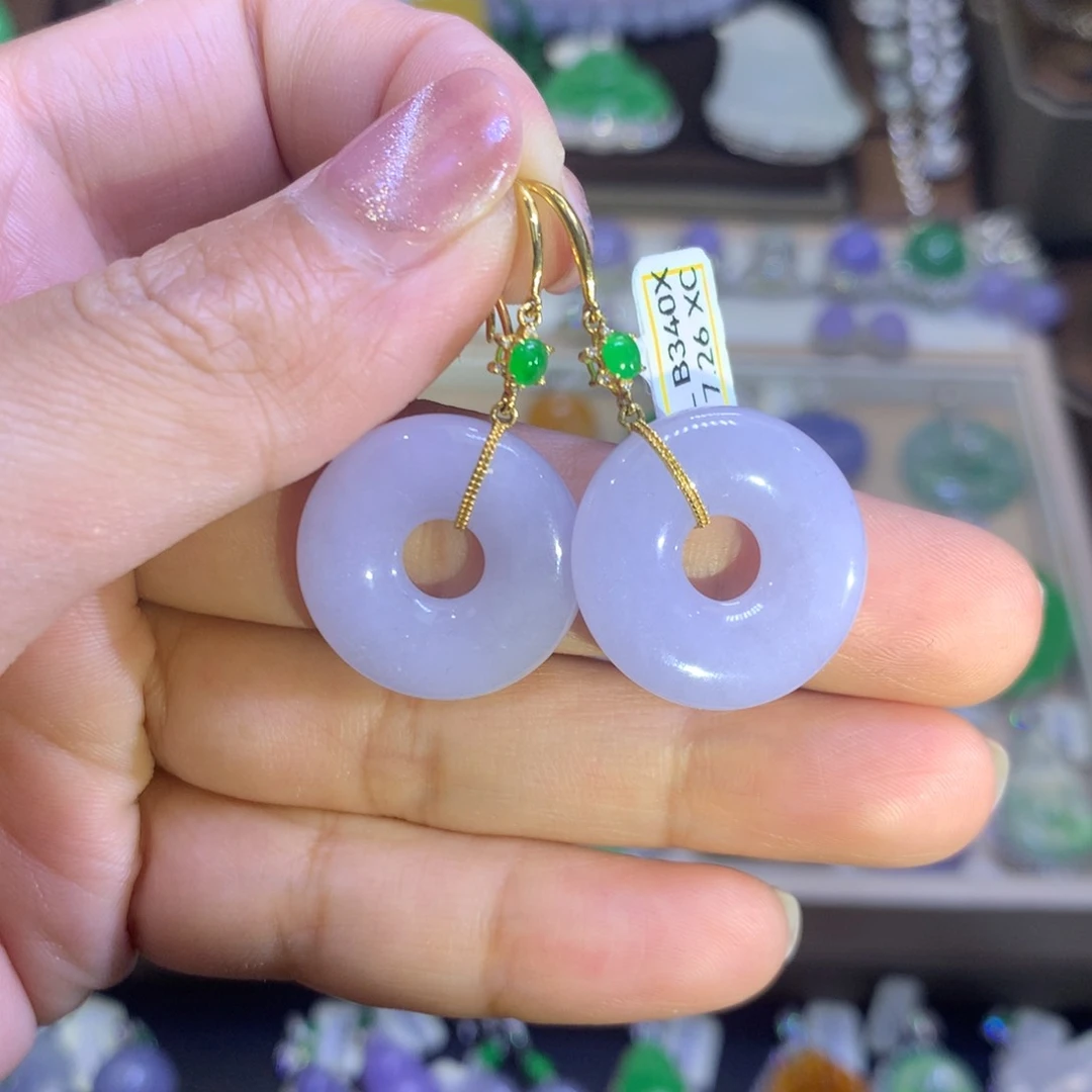 翡翠18K金镶嵌颈饰翡翠