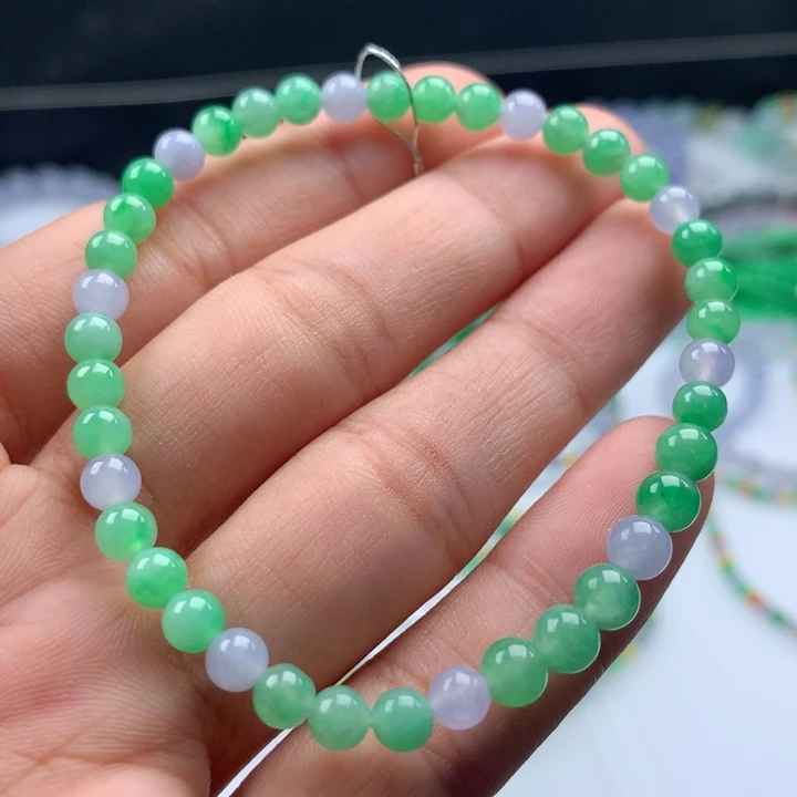 翡翠手镯未镶嵌卡