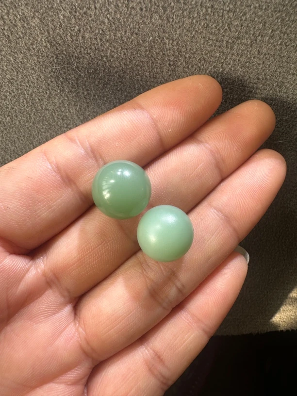 俄罗斯碧玉粉青单珠两颗