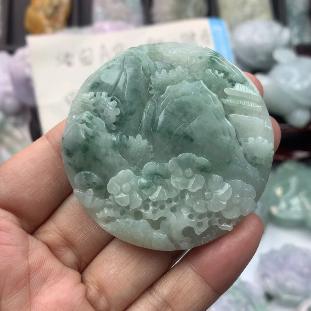 翡翠未镶嵌颈饰一
