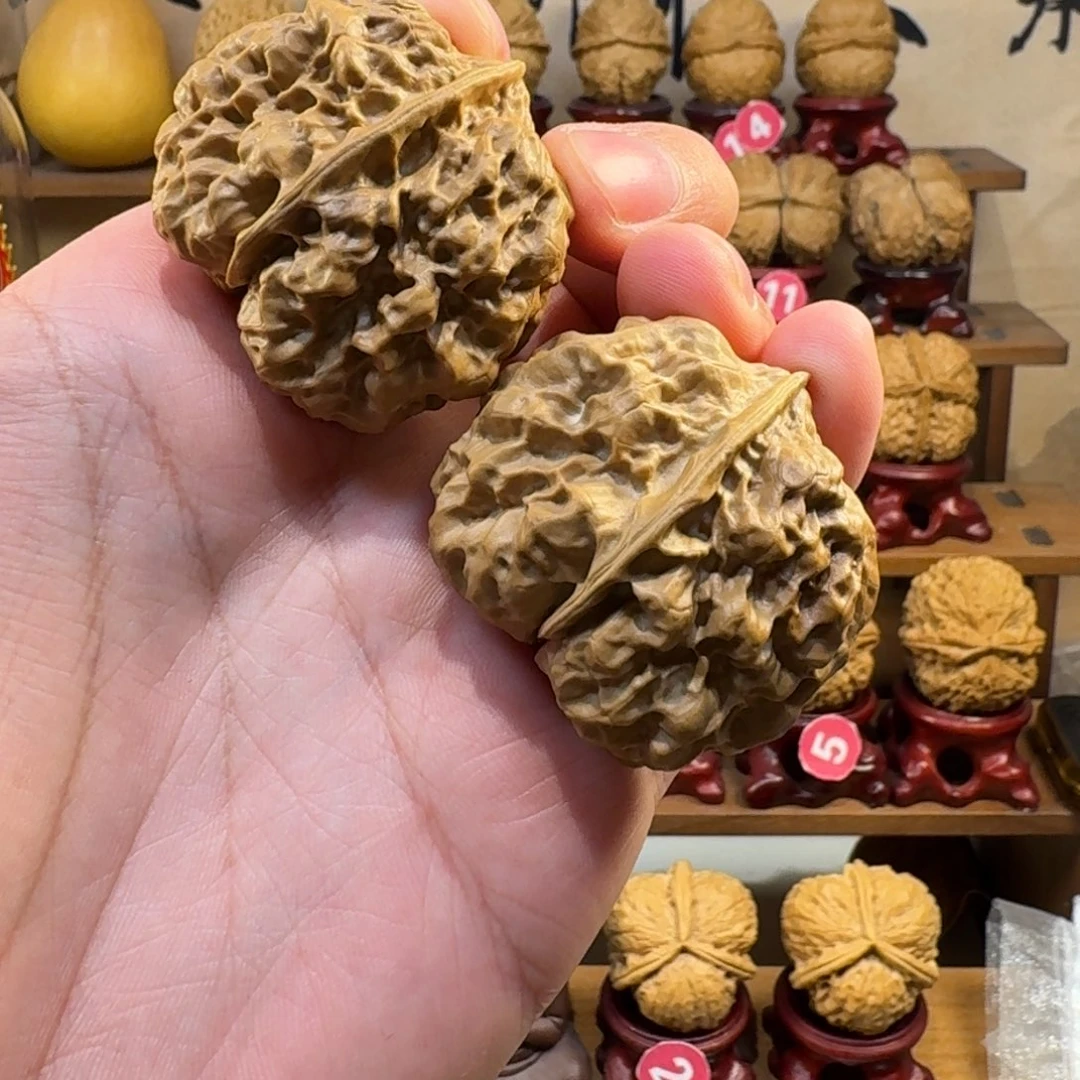 铁核桃把件上古蛤蟆头 毒刺45尺