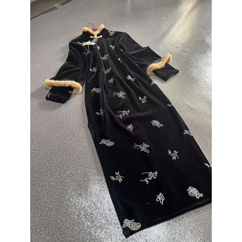 1522 黑色 咖毛领 银线刺绣 旗袍
