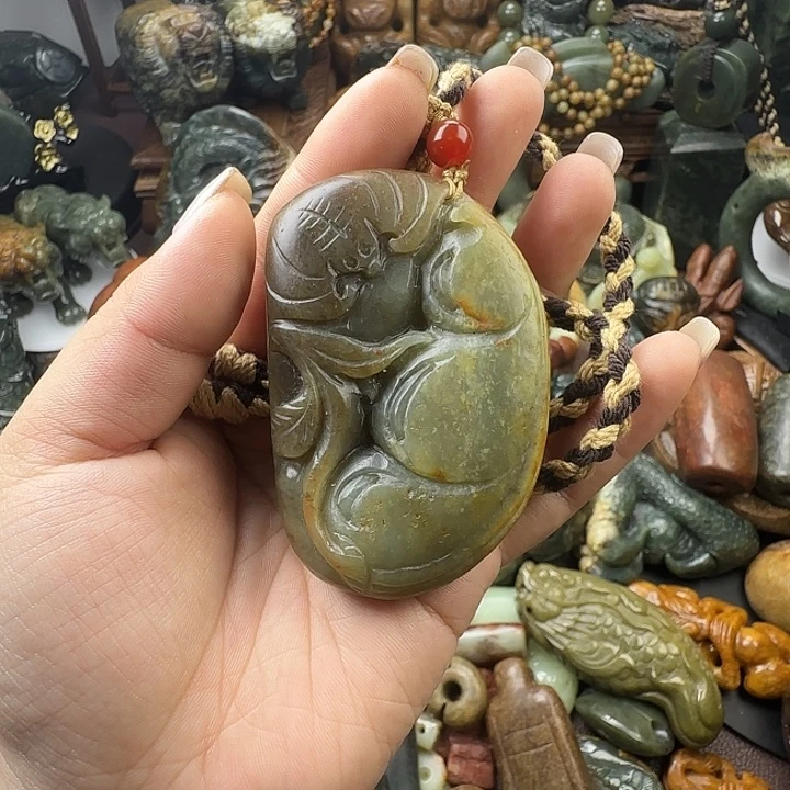 透闪石质玉未镶嵌珠宝奇石