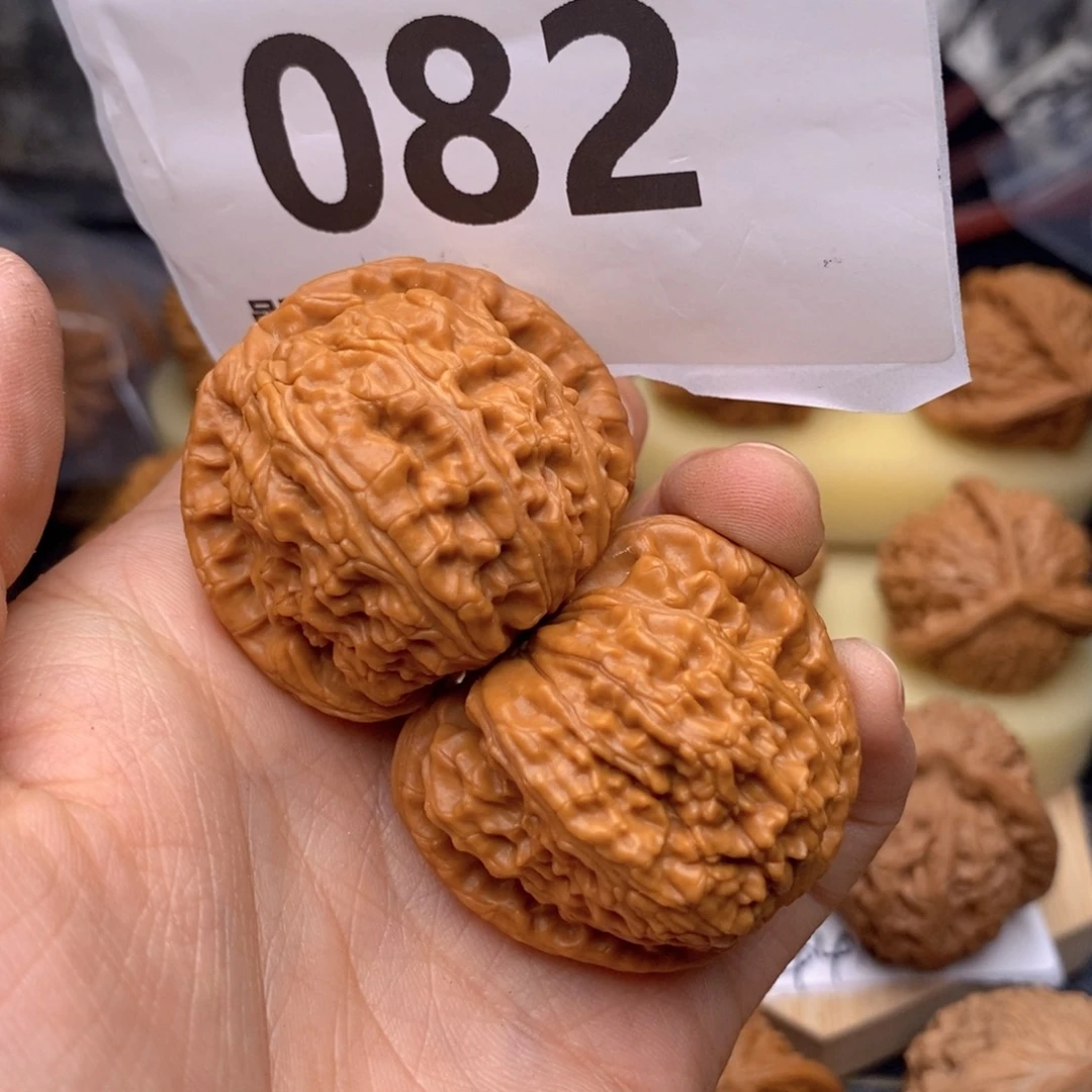 文玩核桃把件?****病082号白狮子福利