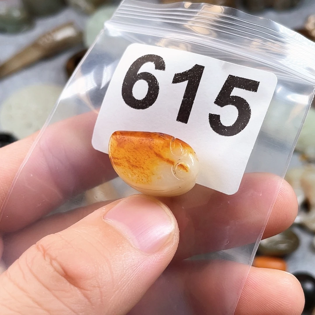 和田玉（糖玉）未镶嵌颈饰