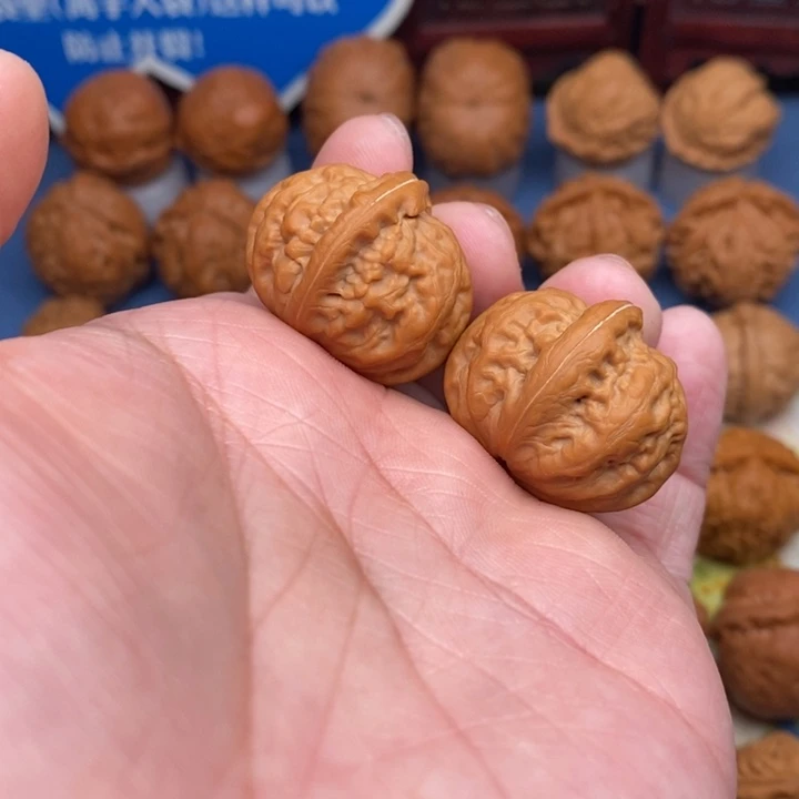 文玩核桃把件玉石方尊