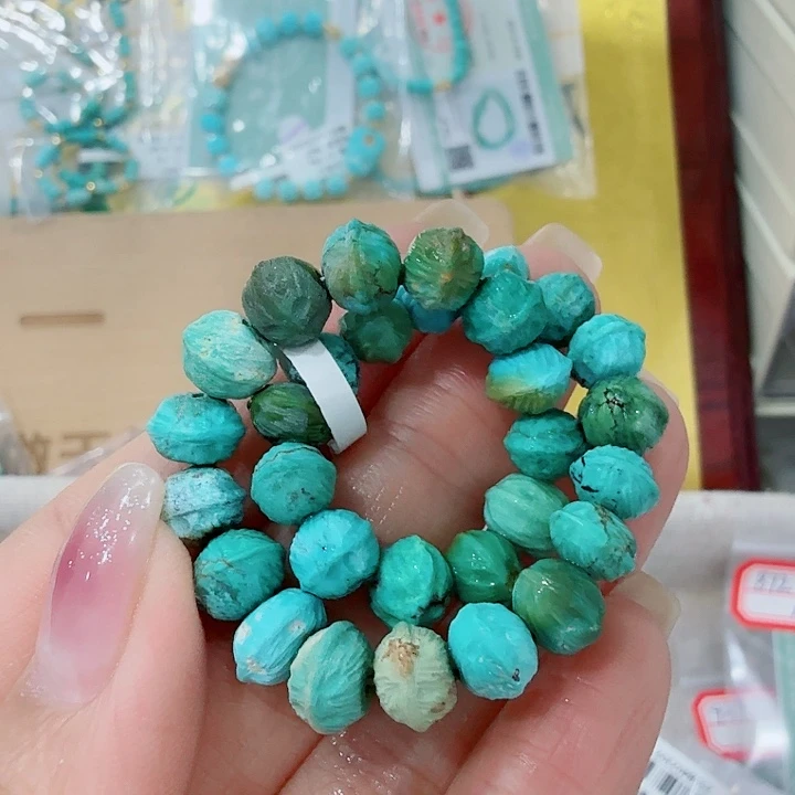 麦***咭绿松石未镶嵌珠宝奇石