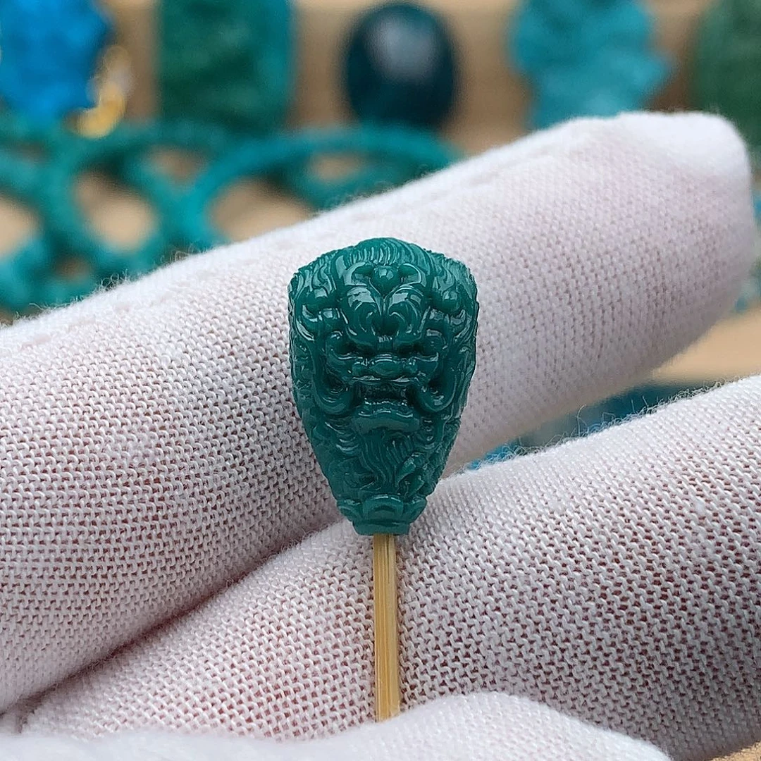 绿松石未镶嵌珠宝奇石