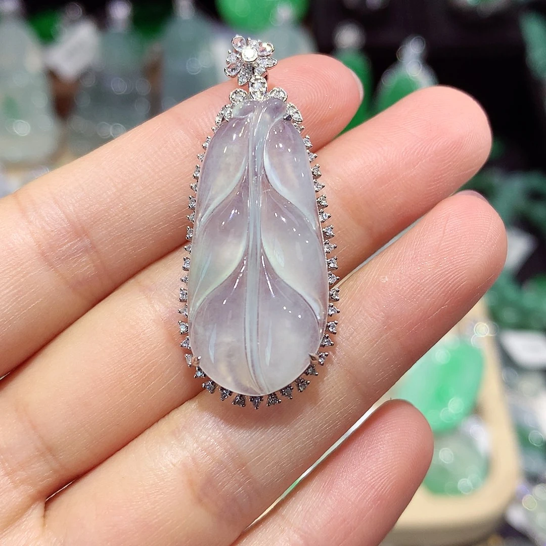 翡翠18K金镶嵌颈饰叶子