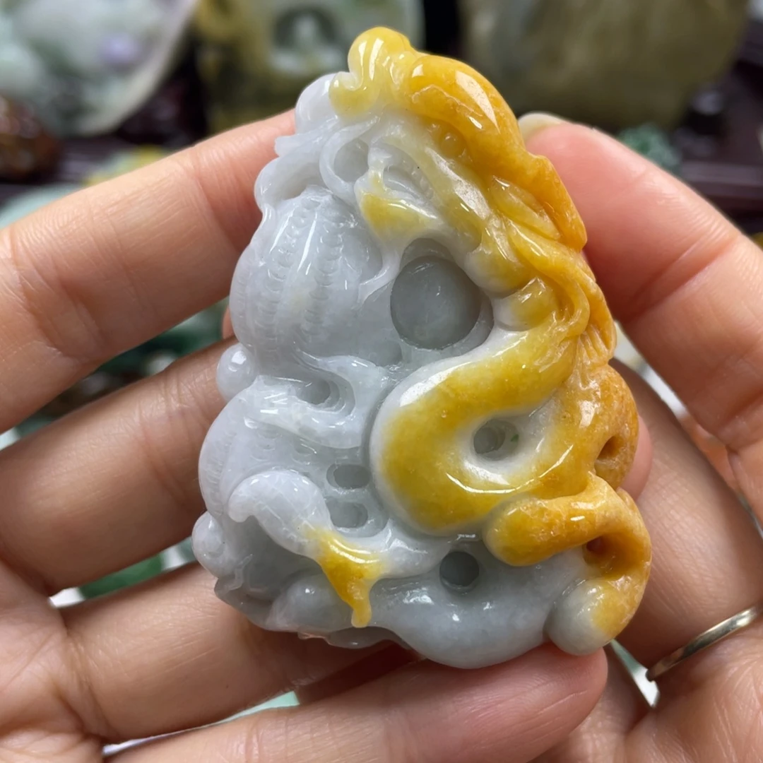 翡翠未镶嵌颈饰牌子