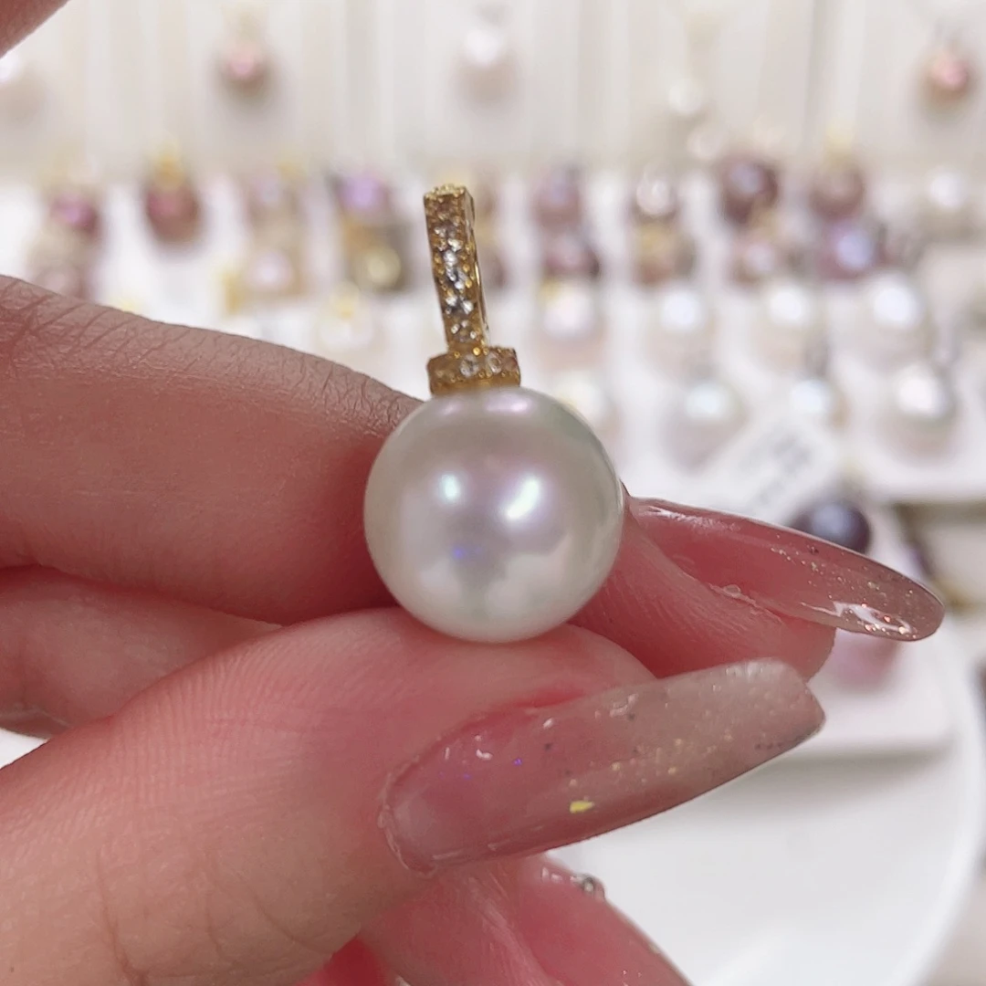 淡水珍珠吊坠(赠链)未镶嵌