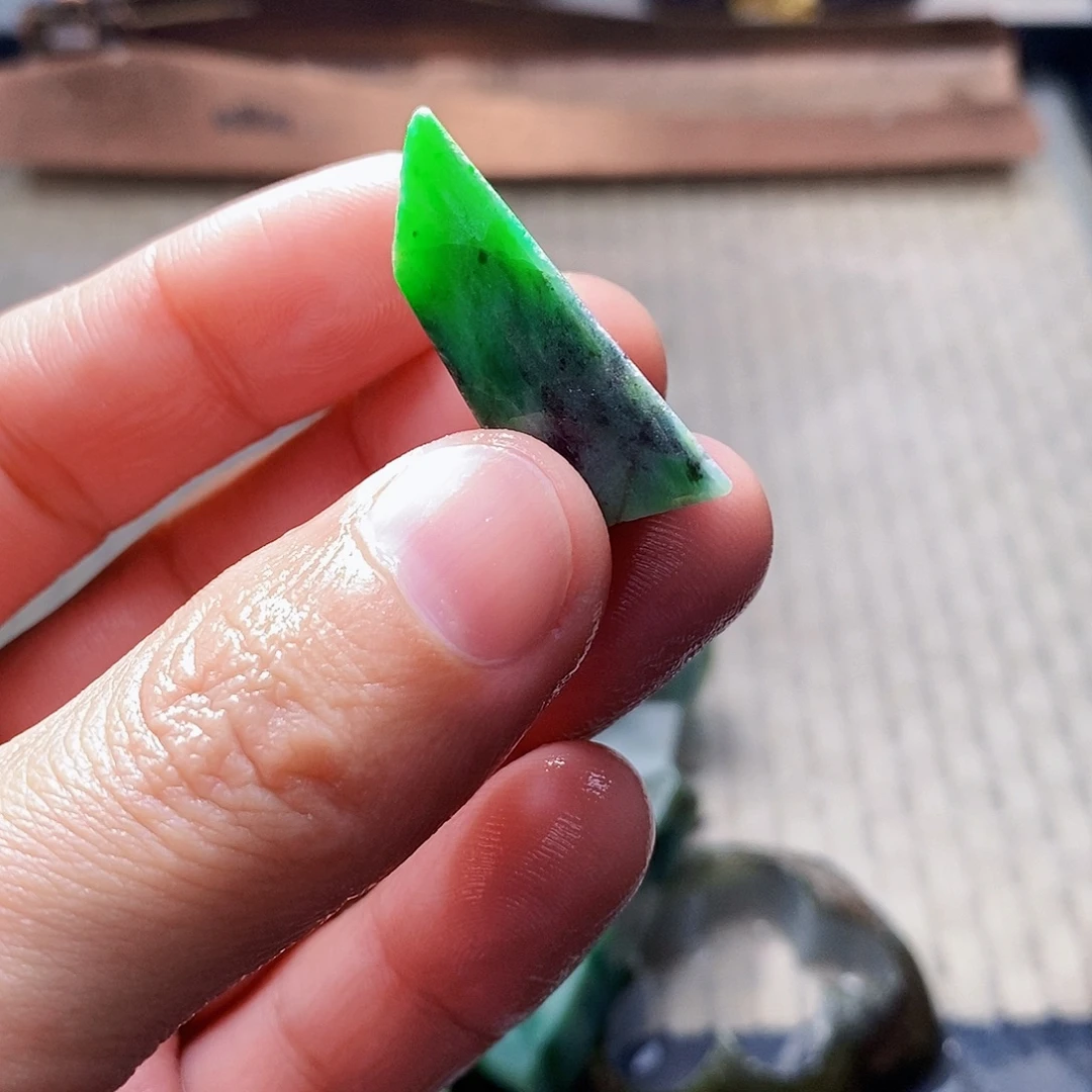 双***双翡翠未镶嵌颈饰588