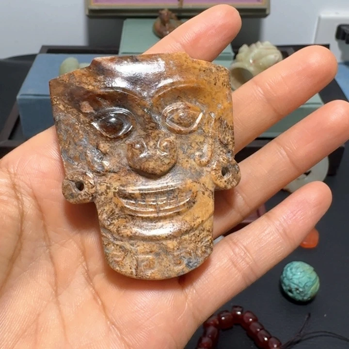 岫岩河磨玉（透闪石质玉）未镶嵌颈饰谁****下