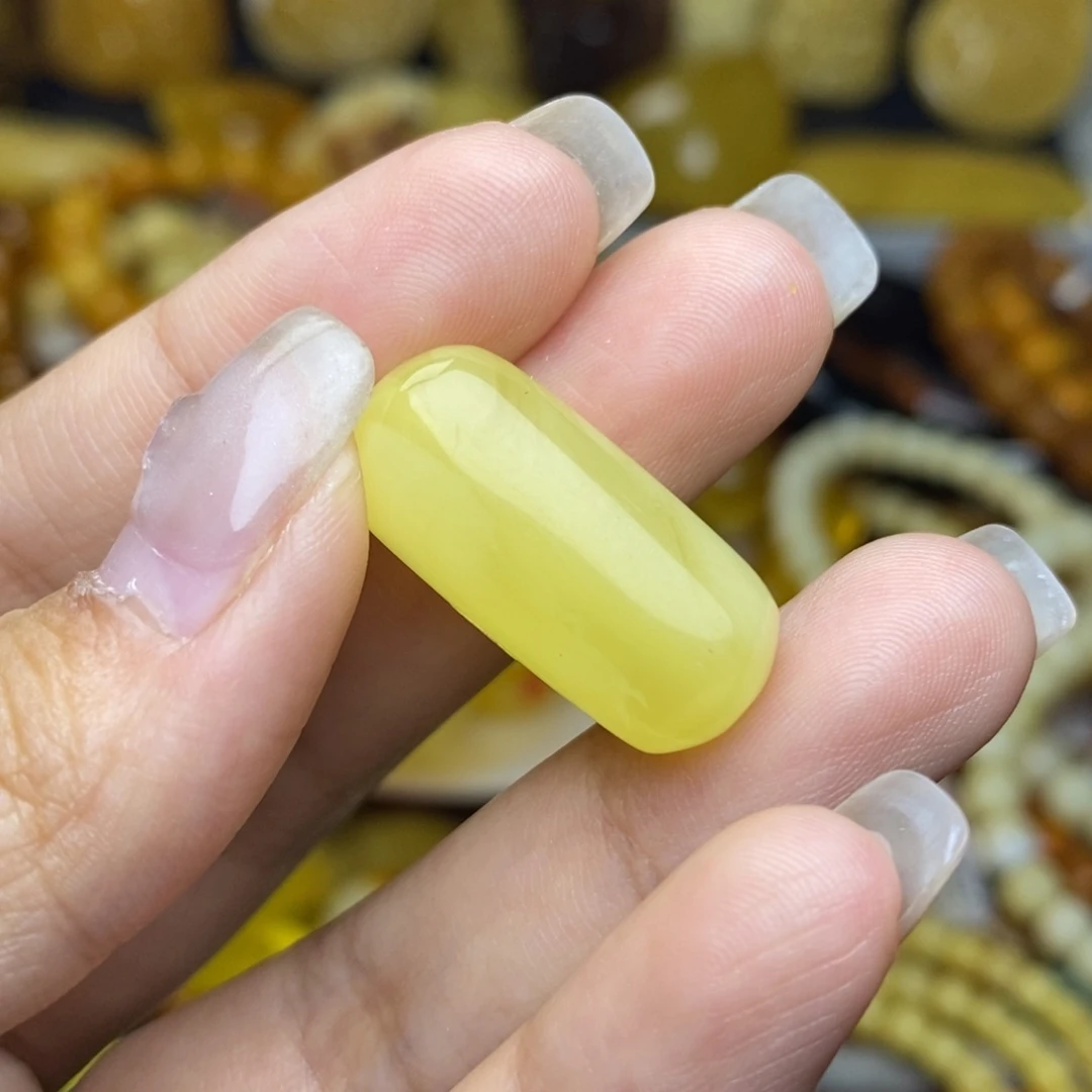 未镶嵌琥珀珠宝奇石