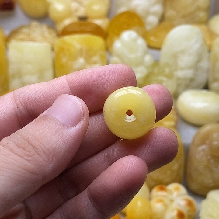 琥珀颈饰未镶嵌琥珀蜜蜡吊坠