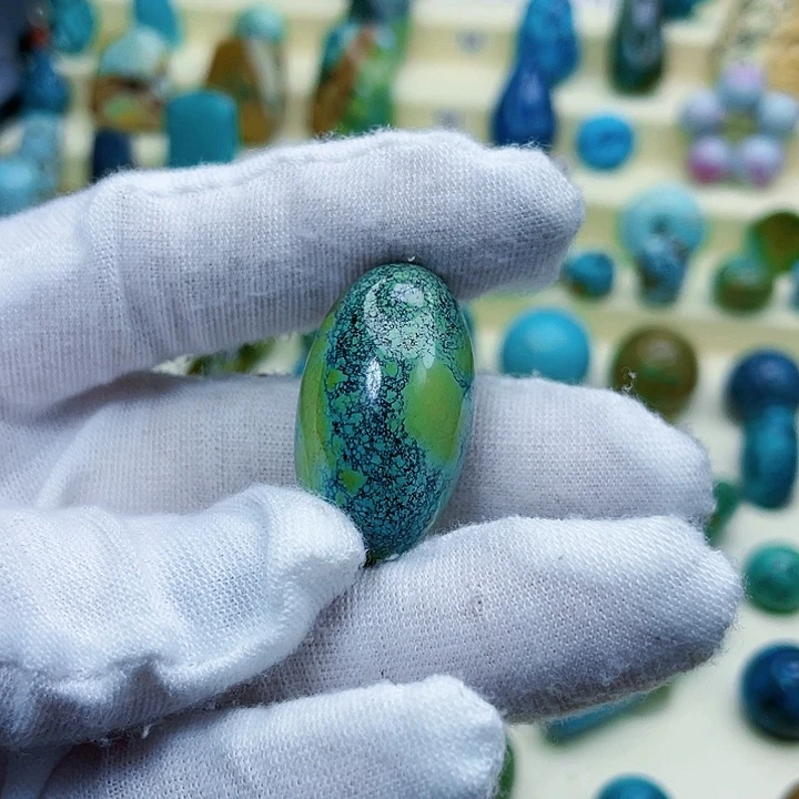 绿松石颈饰未镶嵌