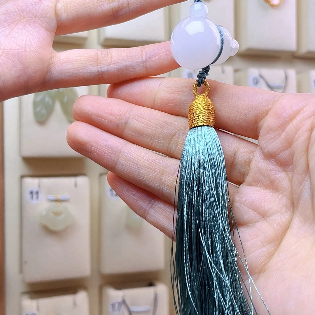 和田玉未镶嵌吊坠(赠链)