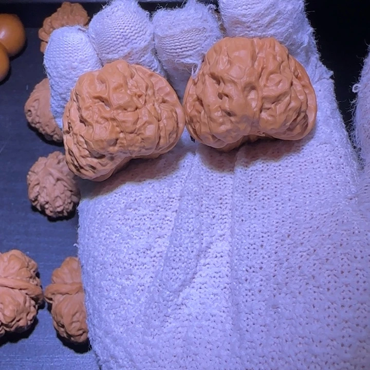 核桃福利蛤蟆头手把件