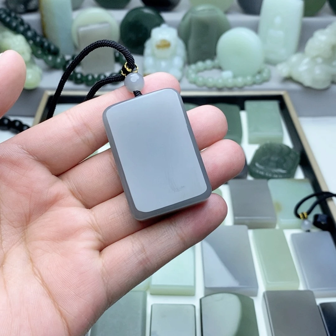 和田玉颈饰未镶嵌布****桑