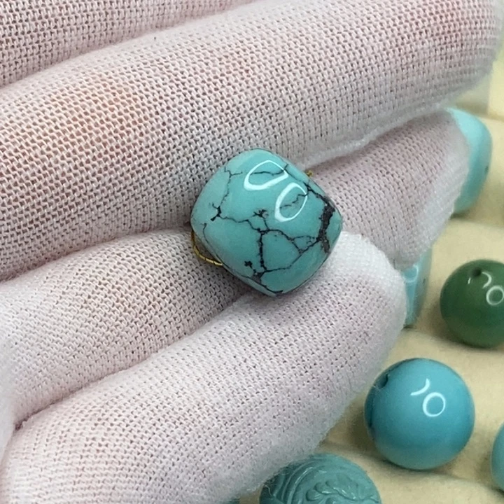 绿松石配饰未镶嵌