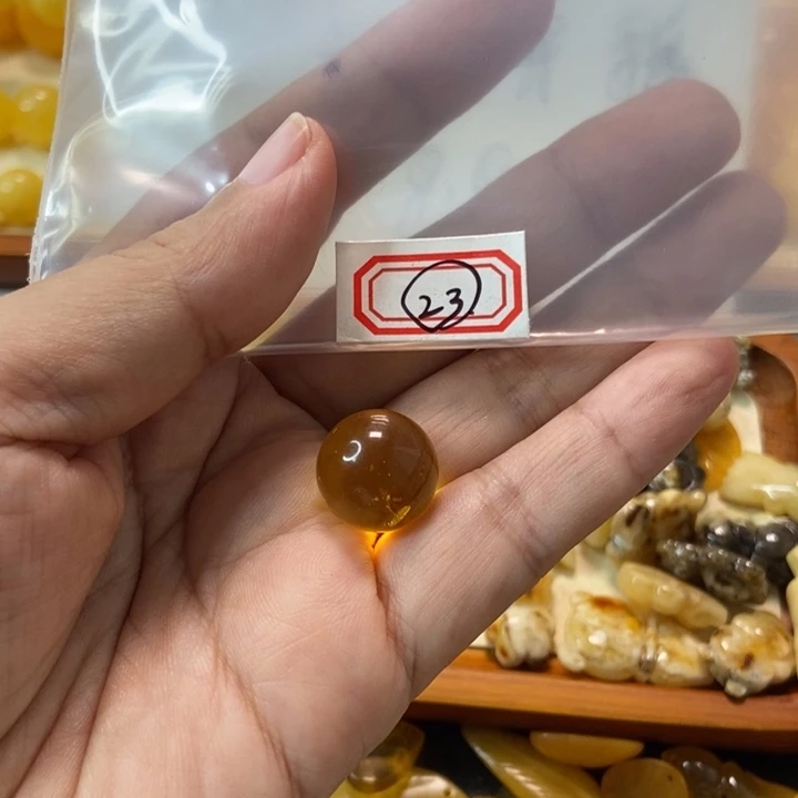 琥珀未镶嵌珠宝奇石