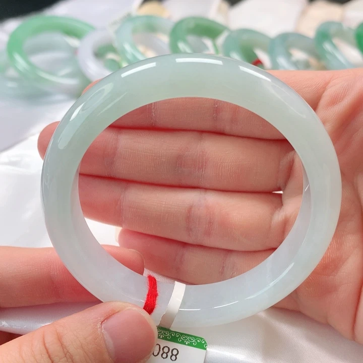 翡翠手镯未镶嵌缅甸A货翡翠手镯