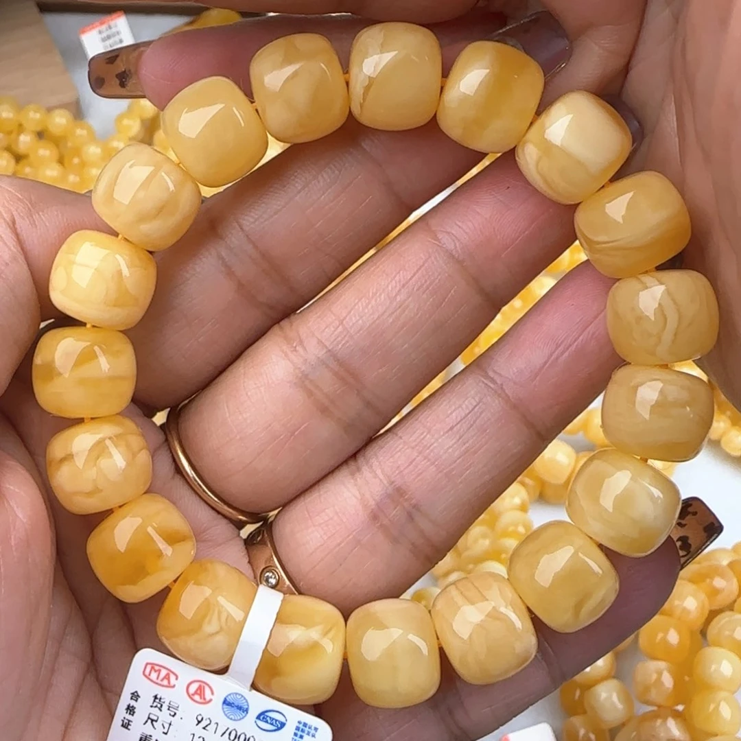 蜜蜡手链未镶嵌鸡油黄妖花老型手串