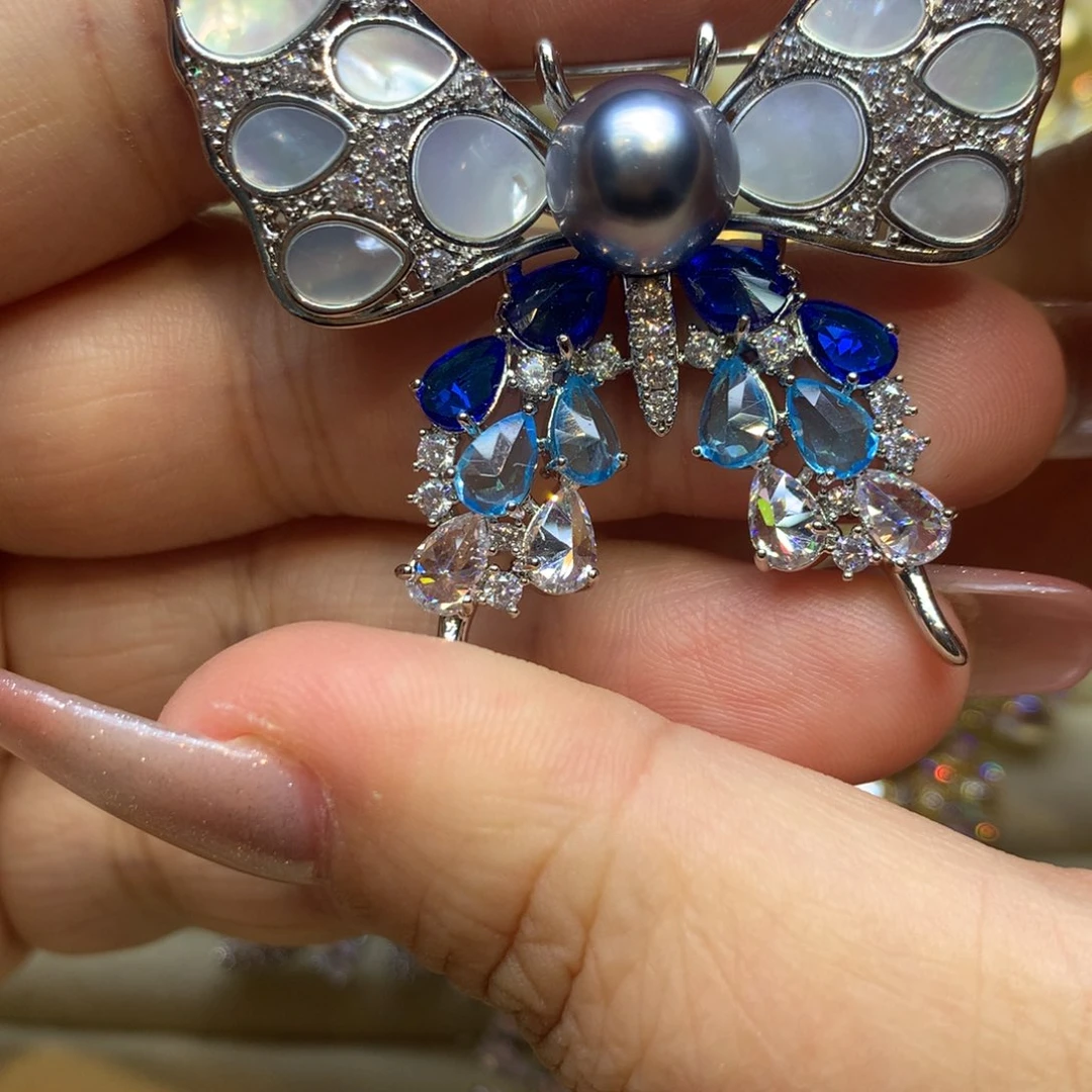 未镶嵌胸饰海水珍珠