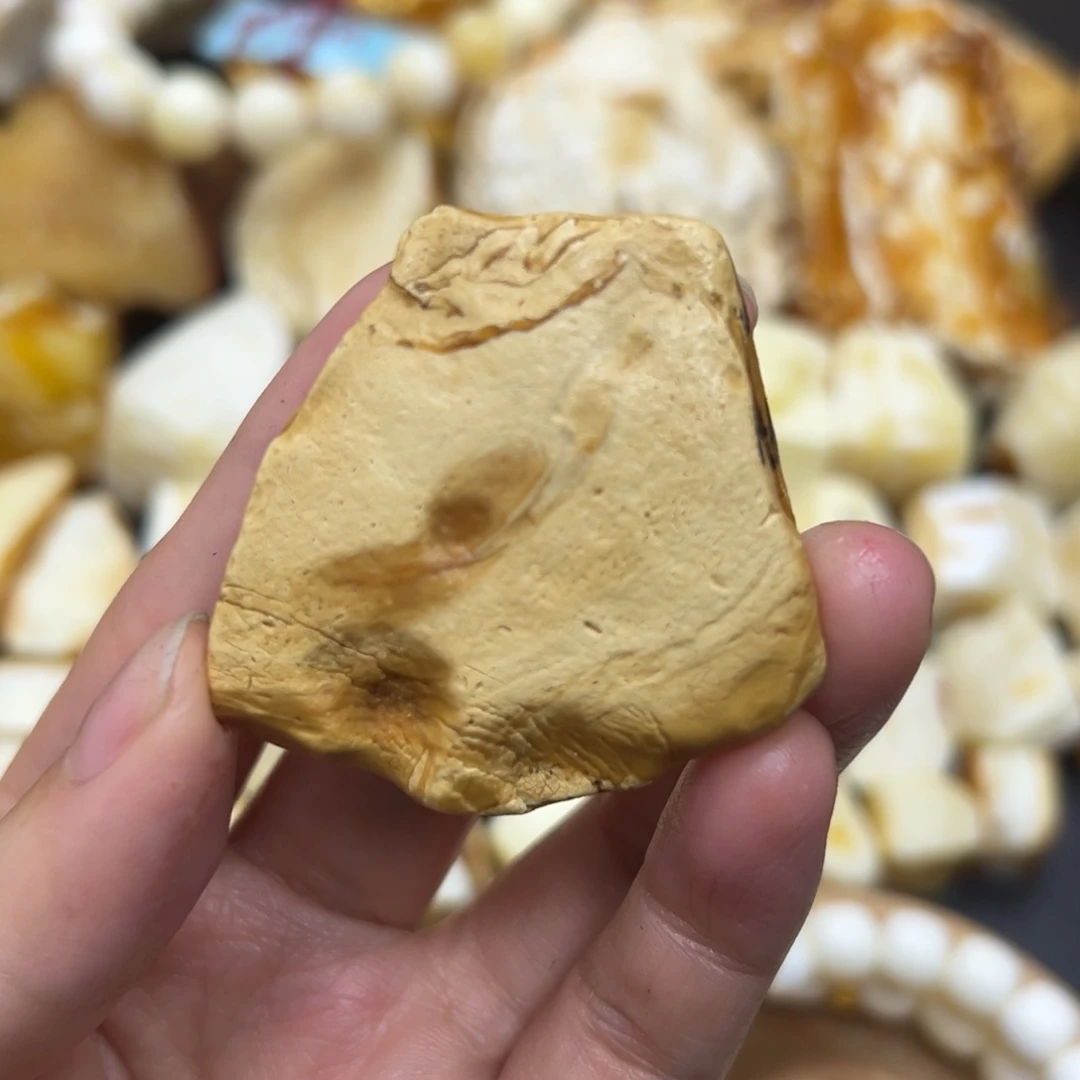 定制琥珀未镶嵌蜜蜡