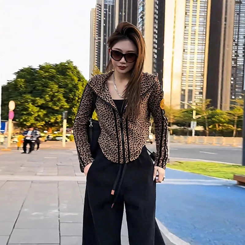 春季新款时尚豹纹印花连帽拉链卫衣女修身显瘦气质减龄通勤风外套