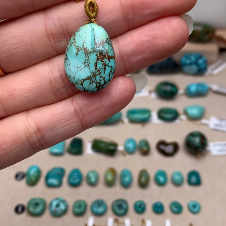 绿松石未镶嵌珠宝奇石