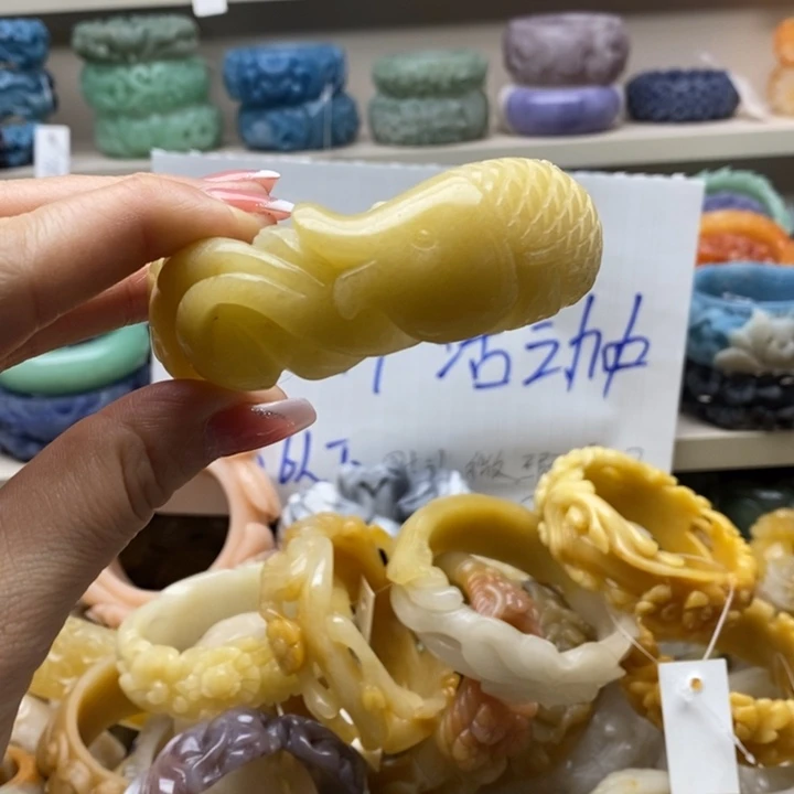 未镶嵌手镯石英岩玉