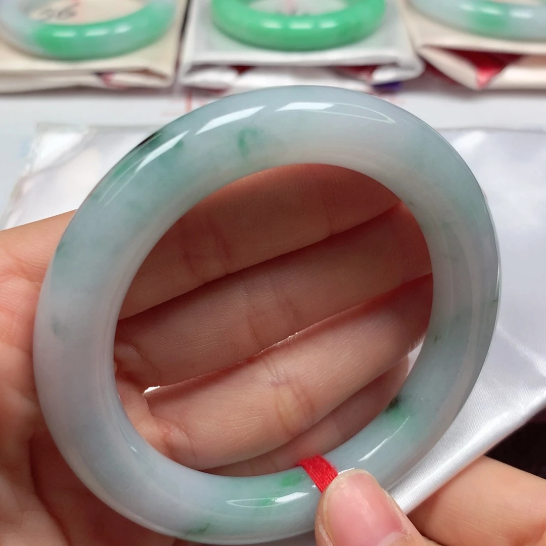 翡翠未镶嵌手镯细腻飘绿花双十一大胖圆5758