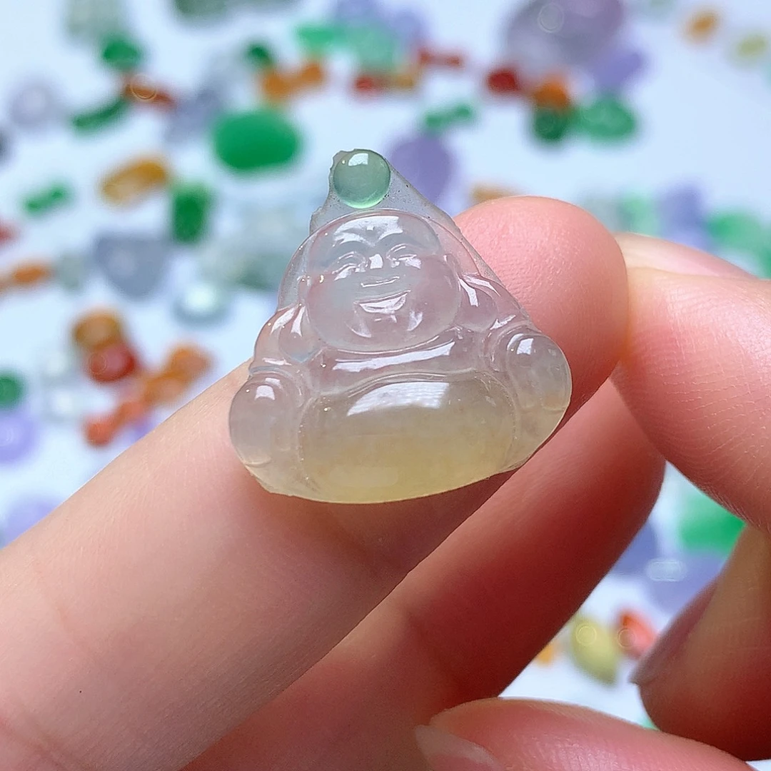 翡翠未镶嵌颈饰佛