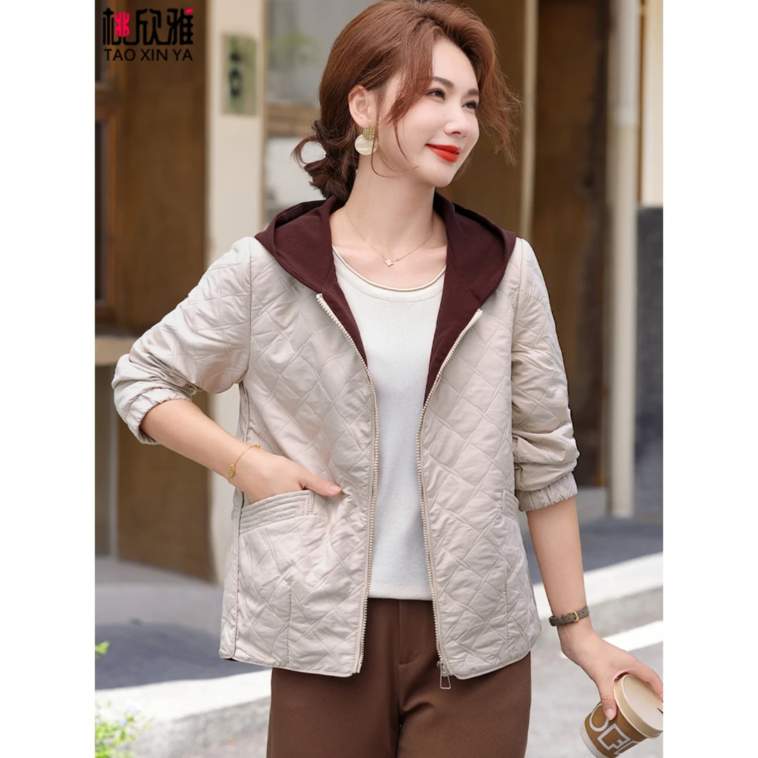 气质年轻妈妈春秋外套大码2025新款中老年女装秋装洋气夹克上衣服