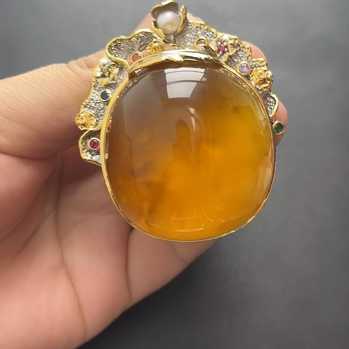 琥珀未镶嵌裸石吊坠