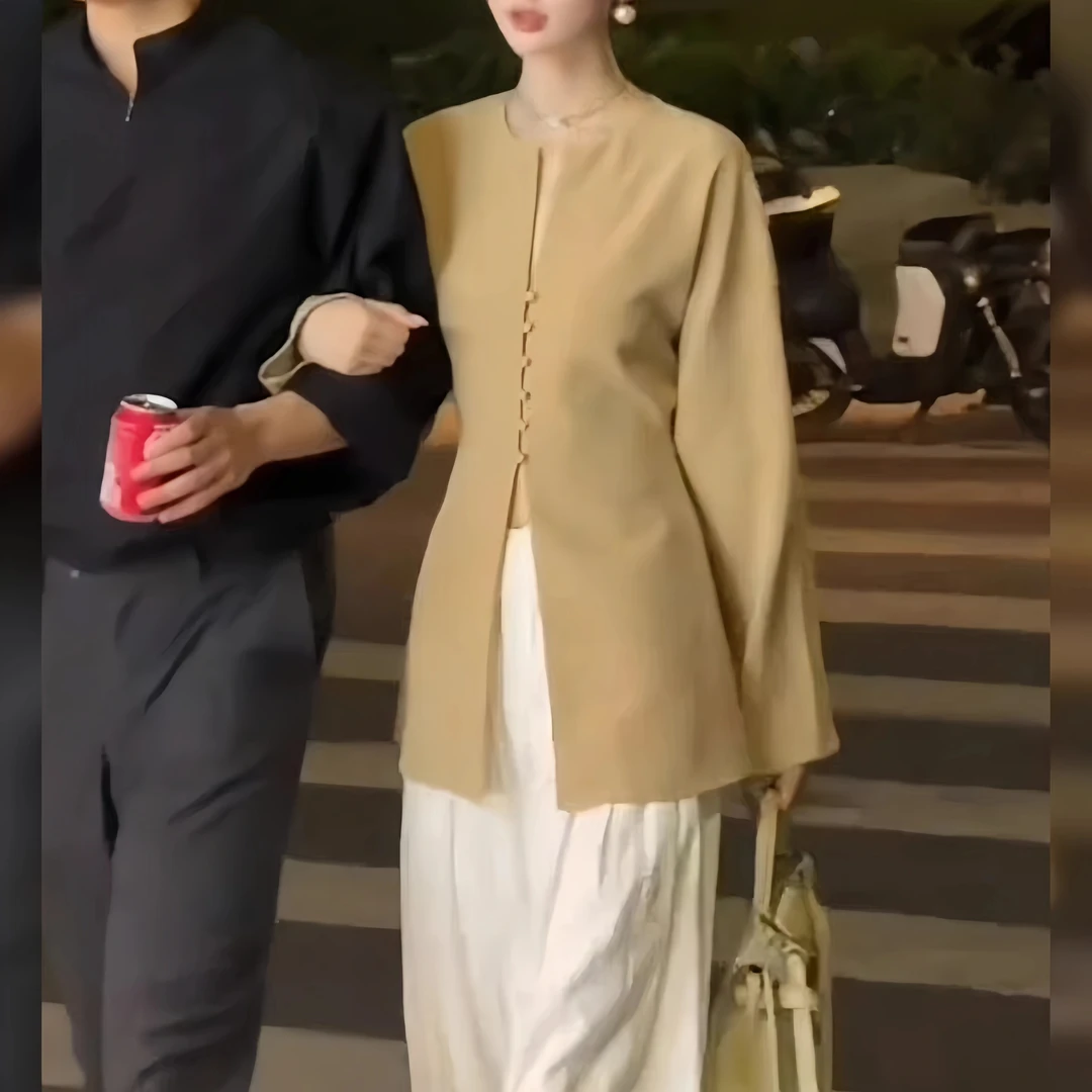 卡其色长袖收腰上衣秋季新款潮牌女装氛围感穿搭轻奢设计修身气质