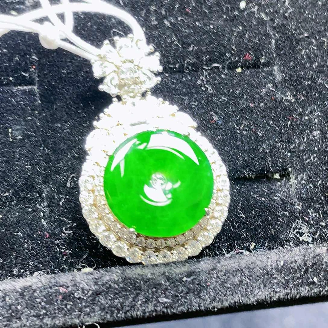 翡翠颈饰未镶嵌73，